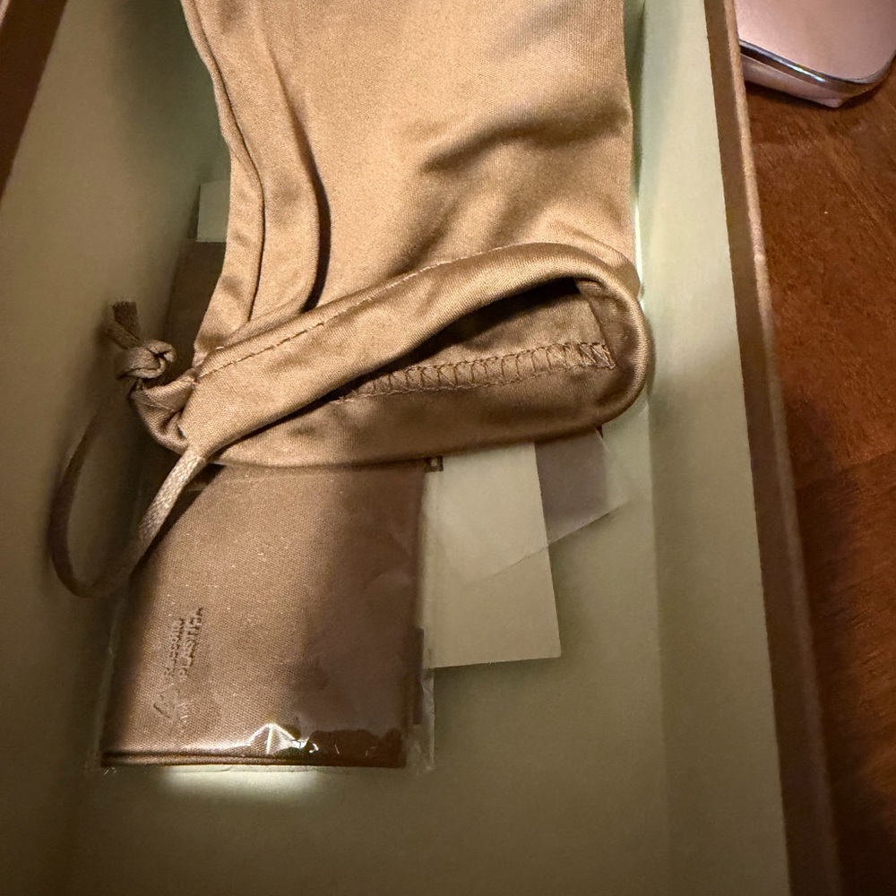 BURBERRY SUNGLASSES - Picture 7 of 9